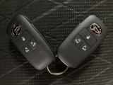 【キーフリーシステム】電子キーをポケットやカバンに入れて携帯しているだけでドアの開け閉めやエンジンのON/OFFが出来ます☆ また、イモビライザー機能も備わっていますので盗難対策もバッチリです☆
