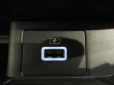 USB充電専用電源ソケットも付いています。モバイル機器などの充電専用
