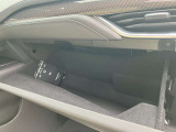 【GLIONグループ GSQUARE】の車輌をご覧頂き、誠にありがとうございます。お客様にピッタリなお車を弊社スタッフがご案内させて頂きます。