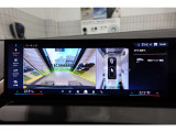クルマの頭脳ともいえる、管理システム、iDrive。ナビだけではなく、オーディオ操作や車両情報の表示などをコントロールできます。便利さと安全性の向上にも繋がっています。