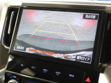 バックカメラが装備されており、後方の安全確認はもちろんのこと狭い場所での駐車や雨の日・夜間など視界の悪いコンディションでのストレスの軽減にもなります!