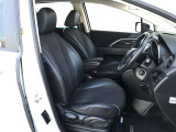 【運転席パワーシート】運転手にあったシートパターンに調整可能です。