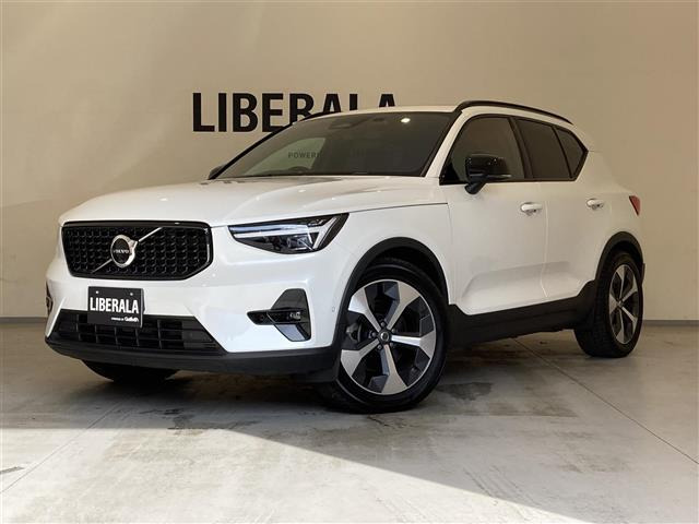 XC40アルティメット B4 AWD ダークエディション 4WDサンルーフ