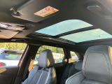 ◆パノラミックサンルーフ/ワンタッチ開閉機能のほか後端がポップアップできます/挟み込み防止機能◆