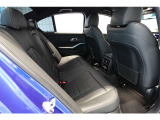 リアシートも広々とご利用頂けます。お車詳細や展示状況はフリーダイヤル(0078-6002-498412)またはBPS城東鶴見06-6933-6600迄お気軽にお問合せ下さい。