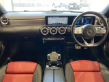 CLAクラス CLA200d AMGライン 本革シート サンルーフ