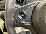 ステアリングスイッチがついていますので、オーディオのチャンネル変更、ボリューム、ジャンル変更が操作可能です。ハンドルから手を離さず安全に操作できます。
