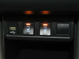 寒い日もぬくぬく、運転席、助手席シートヒーター付きです♪