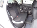 後部座席も大きな擦れはなく状態良好です。