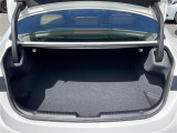 【トランク】積み込みやすくて、たっぷり積める荷室です。シートアレンジできるものは、乗車人数と荷物の量や大きさによってシートを動かすことができるので、より快適なドライブが可能です!