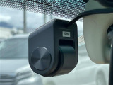 【ドライブレコーダー】映像・音声などの運転中の記録を残します。事故などを起こした起こされた時の証拠になりえますので、もしも時でも安心ですね。