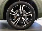 20インチの限定車用オプションホイールです。