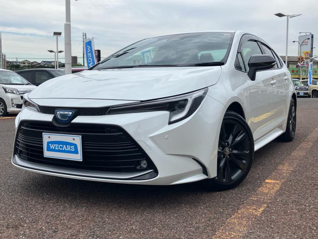 カローラ1.8 ハイブリッド W×B