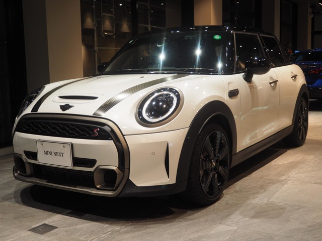 ミニクーパー S レゾリュート エディション DCT