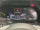 一目で今出ている速度が分かるデジタルメーターを採用しており、うっかりのスピード超過も減りますよ