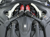 3.9L・V8ツインターボエンジンをフロントに搭載しております。