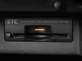 コンソール内一体型のビルトインETC装備!見た目の部分も良いですが、ETCカードの盗難防止になる設置箇所です!料金所の渋滞回避!時間帯・日によって料金の軽減を受けられます!ストレス知らずのドライブ!