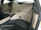 4名乗車可能なお車ですので、ご家族でのドライブなどもお楽しみいただけます。