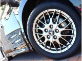 当店ではスポーツグレードや人気車種・上級グレードを主に仕入れ強化しております!中古車でお買い得感あるお車展示中となっておりますのでお客様のご来店、お見積もり依頼お待ちしております。