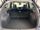 【多彩なシートアレンジ】背もたれを倒すとより多くの荷物を乗せることができます。