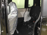 シートアレンジが多彩で、荷物の大小に応じてスペースを変えられる便利なお車です!