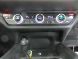 AUTOエアコンでいつでも快適な温度に!さらに運転席・助手席にはシートヒーターも付いてます。また、ワイヤレス充電にも対応しております。