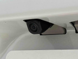 ナビゲーション等を装着した場合にバックするとき後方の安全確認ができるバックカメラが付いてます