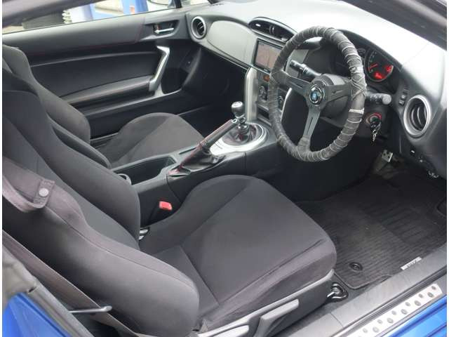 BRZ zc6後期型 リアインパネ運転席側 スバル BRZ 2.0 R 後期型 6速MT ブリッツ車高調 リアスポ の中古車詳細