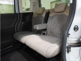 【セカンドシート】ゆったり快適に座っていただけますので、楽しくドライブに参加できます。