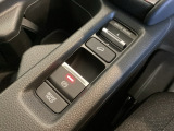 セレクターノブの下に、3つの異なる加速感を楽しめるドライブモードスイッチがついています。一般道、スポーツ走行、エコ走行など、シーンに合わせて最適な加速感を楽しめるドライブモードスイッチです。