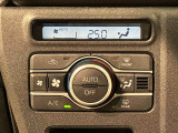 車内空調は&rdquo;AUTOエアコン&rdquo;にお任せ。運転に集中出来ますよ!