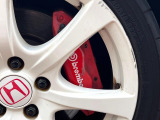【ブレンボ製キャリパー】ハイパワー車両には強力なブレーキが必須!世界のスーパーカーにも採用されるイタリアの高級メーカー「ブレンボ」を装着!色鮮やかなキャリパーがスポーティな印象を引き立てます♪