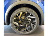 タイヤサイズは225/45R19 マイナーチェンジでインチUPされ幅も以前の215/55R18からワイドになりました。