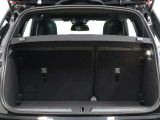 全面をファブリック処理したトランクルームはリアシートを倒す事でラゲージスペースの拡大が可能です。