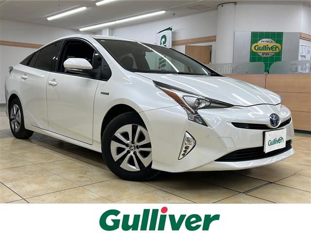 プリウス1.8 A E-Four 4WD修復歴無し