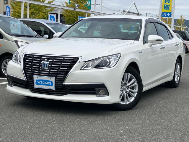 クラウン ハイブリッド 2.5 ロイヤルサルーン