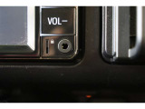 スマートフォンやiPodに入れた音楽を楽しめるAUXを装備しています。AUXは直接カーオーディオに接続できるため、Bluetoothなどよりも高音質な音楽が楽しめます。