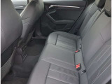 Audi正規ディーラーが高品質をお約束。高度な訓練・教育を受けたAudi専任メカニックが、100項目にもおよぶ精密な点検を実施いたします。すべてをクリアしたAudi車だけが、あなたのお手元に届けられるのです。