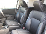 クリーニングをしっかり行っていますので、運転席・助手席どちらもきれいになっております!