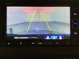 バックでの車庫入れも安心です! リアカメラが付いているバックモニター付のナビを装備しております。操作線もついており距離感も画面から確認できます。