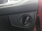 1.0L TSIエンジン搭載。直噴+過給システムで経済性や環境に配慮しながら、質の高いスポーティなドライブを味わえます。
