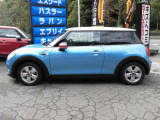 当社は「品質とプライシング」を徹底的にこだわり、現在相場価格のお車を適正な価格で販売しております。また走行距離より、車のコンディションを重視しており、全車必ず当社の仕入れ担当が目で見て買っております。
