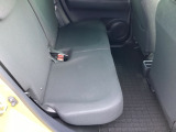 セカンドシートです!!ベンチシートになってますので、お二人の乗車ですとゆったり座って頂けますよ!!