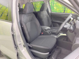 運転席シート廻りは使用感も少なく、良好な状態となっています。前オーナー様が丁寧に使っていたことがよくわかりますね。
