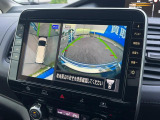 【アラウンドビューモニター】専用のカメラにより、上から見下ろしたような視点で360度クルマの周囲を確認することができます☆死角部分も確認しやすく、狭い場所での切り返しや駐車もスムーズに行えます。