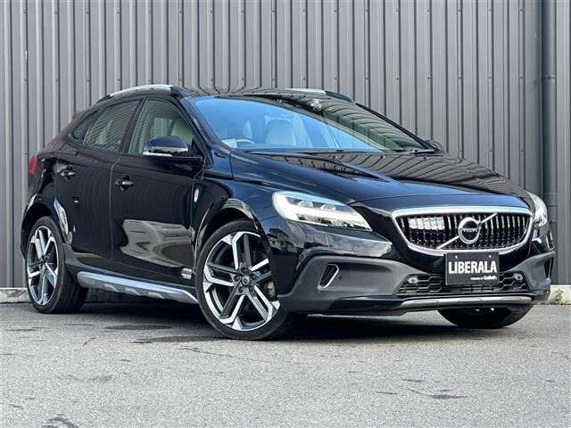 V40クロスカントリーD4 アクティブ エディション ディーゼル本革シート サンルーフ