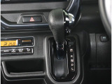 インパネシフトで足元もスッキリです!