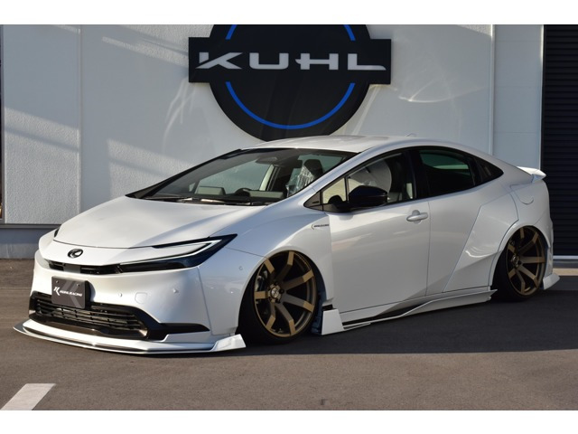 プリウス 2.0 Z （6AA-MXWH60）