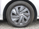 純正のホイールカバーを履いてます!