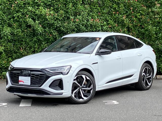 Q8スポーツバック e-tron55 クワトロ Sライン 4WD